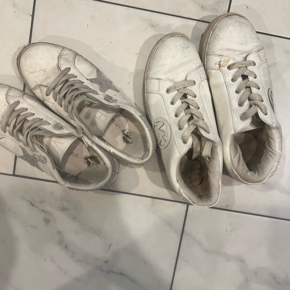 Women’s tennis shoes